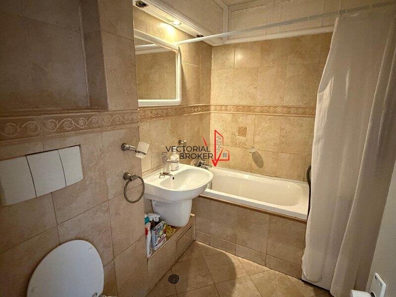 Calea Mosilor Bd Carol Apartamentt renovat,et.3/8 in bloc stradal